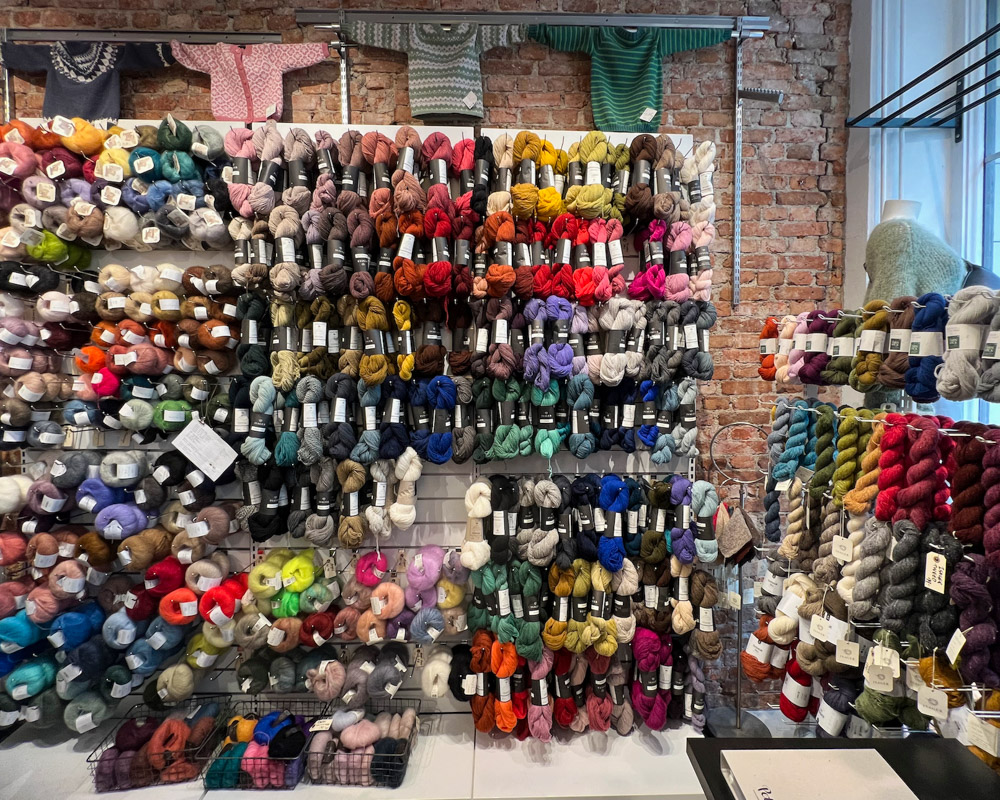 Colourful yarn wall with Rauma section
